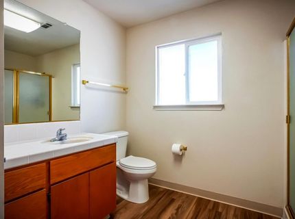 9985-9999 N Shelton Rd, Linden, CA 95236 Photo