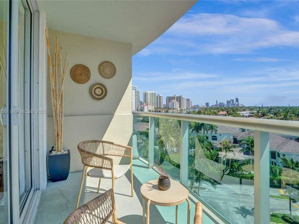 19380 Collins Ave , Unit 718, Sunny Isles Beach, FL 33160