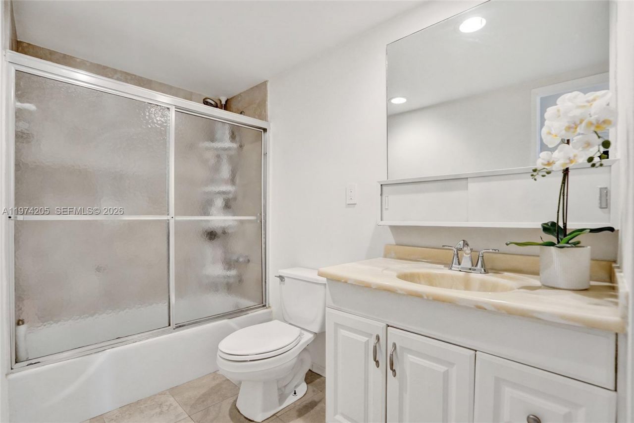 19380 Collins Ave, Unit 718, Sunny Isles Beach, FL 33160 Photo