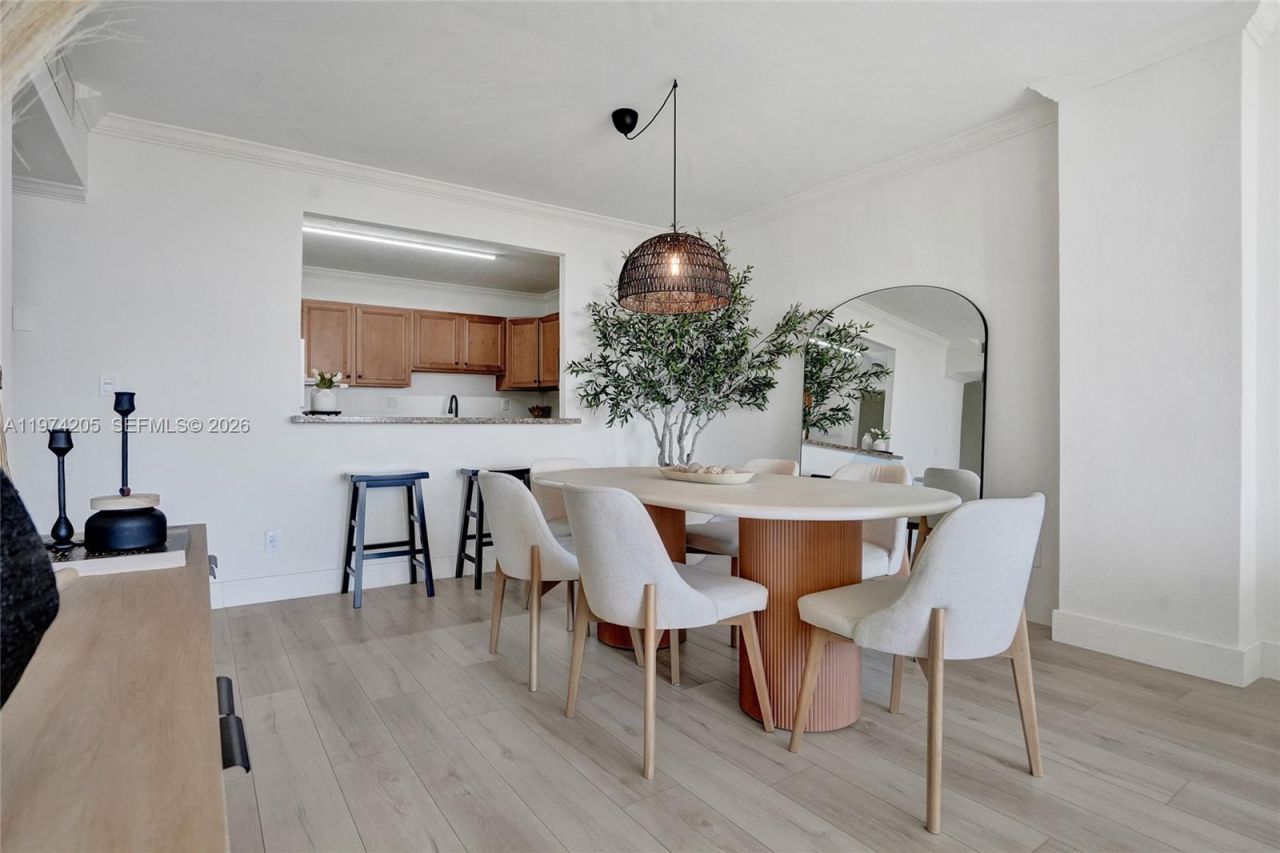 19380 Collins Ave , Unit 718, Sunny Isles Beach, FL 33160 Photo