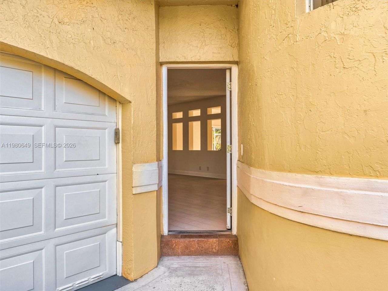 11407 S Lakeview Dr , Coral Springs, FL 33071 Photo