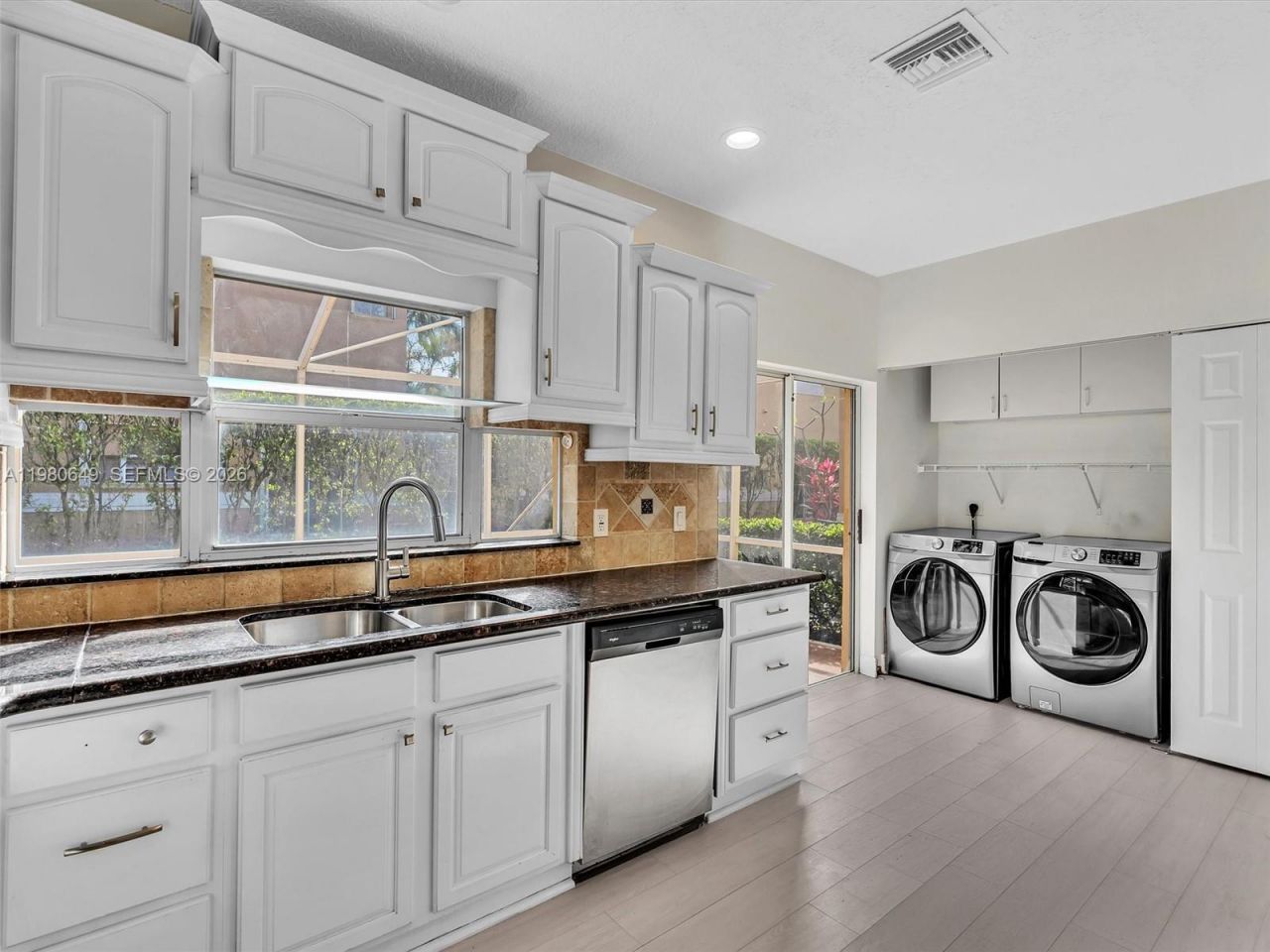 11407 S Lakeview Dr , Coral Springs, FL 33071 Photo