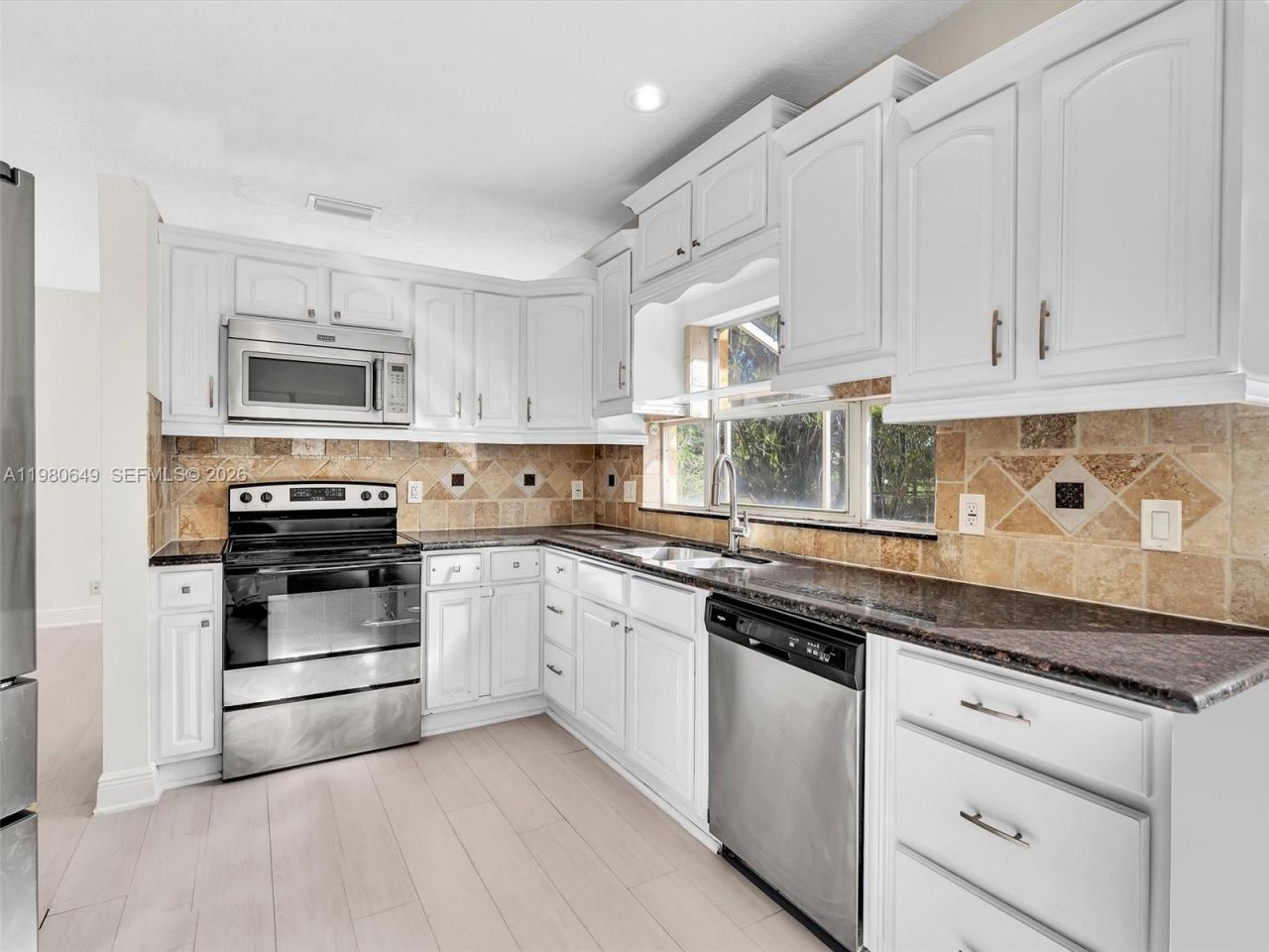 11407 S Lakeview Dr , Coral Springs, FL 33071 Photo