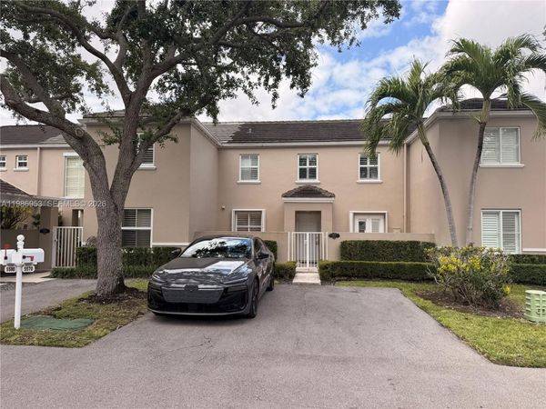 5570 SW 70th Pl S, Unit 5570, Miami, FL 33155