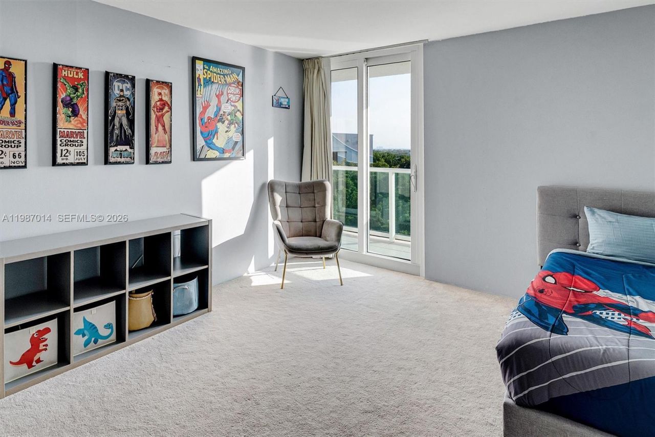 100 Bayview Dr , Unit 617, Sunny Isles Beach, FL 33160 Photo