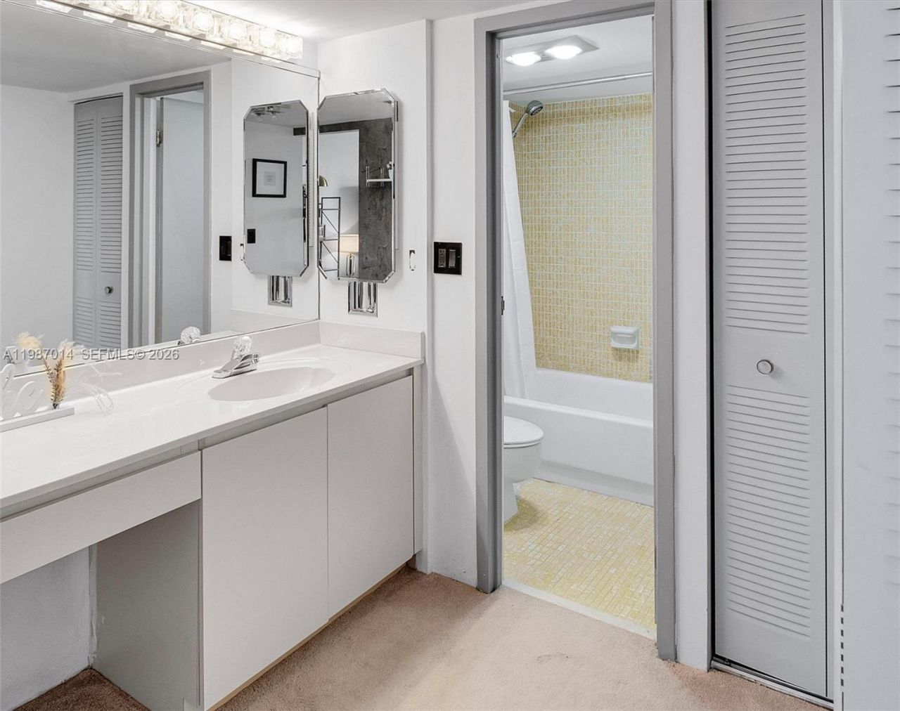 100 Bayview Dr , Unit 617, Sunny Isles Beach, FL 33160 Photo