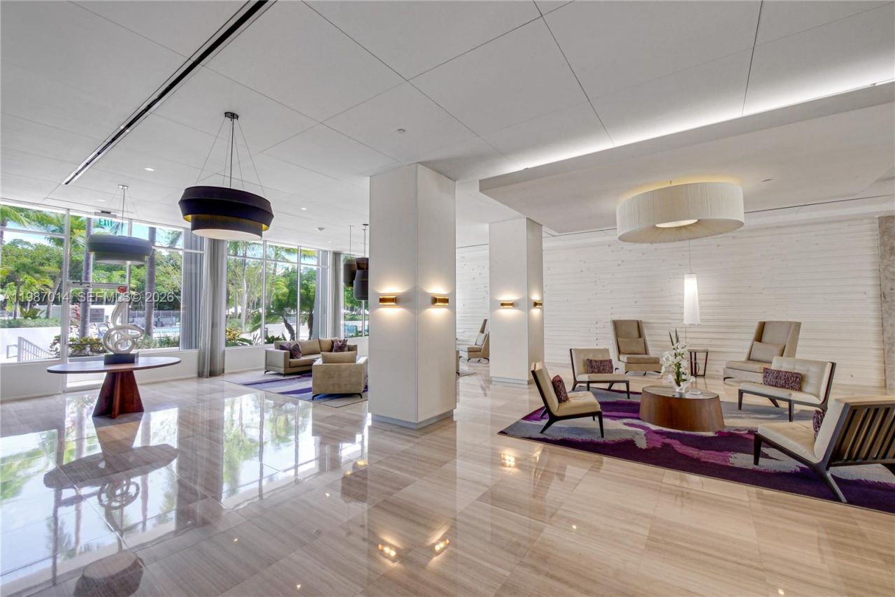 100 Bayview Dr , Unit 617, Sunny Isles Beach, FL 33160 Photo