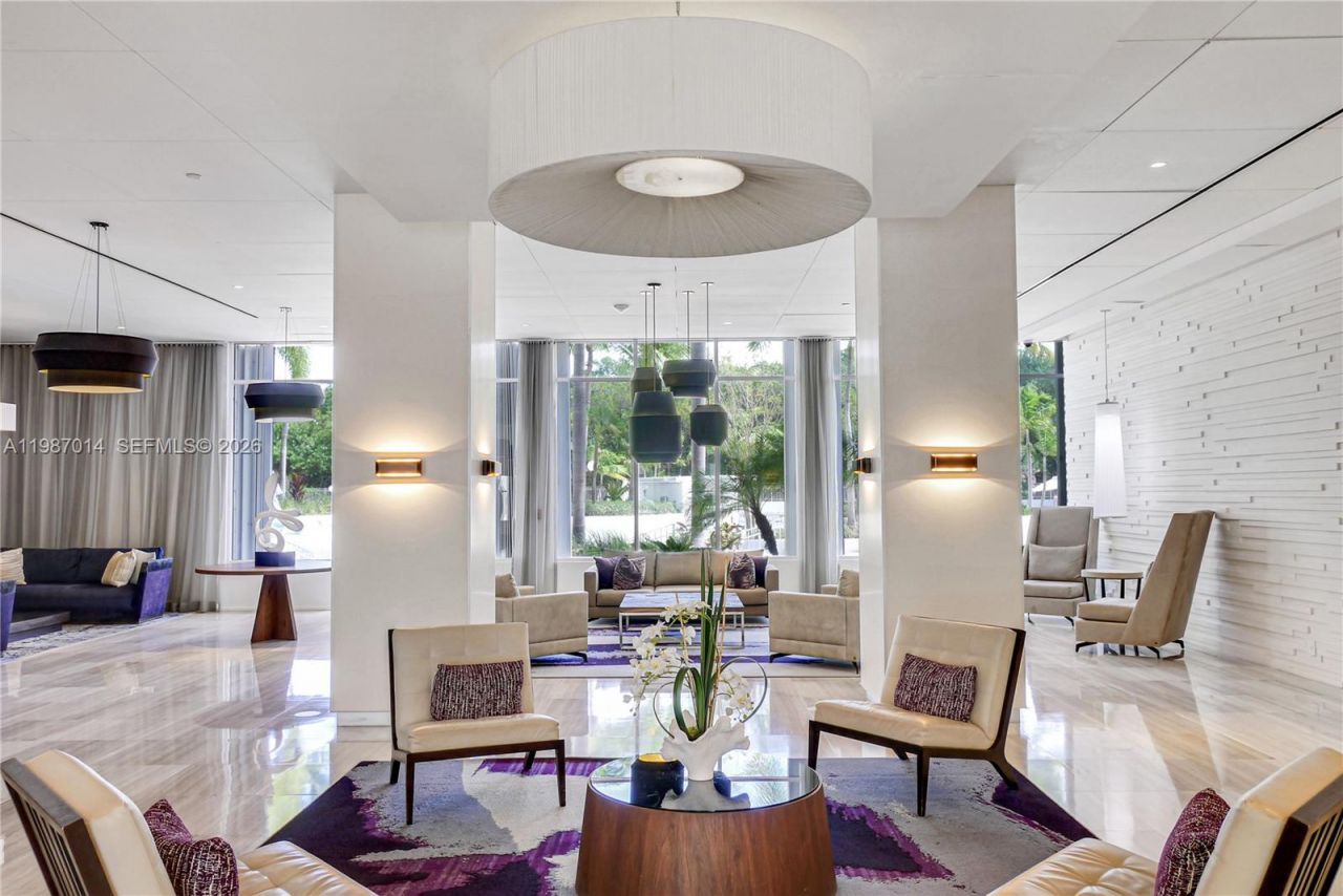 100 Bayview Dr , Unit 617, Sunny Isles Beach, FL 33160 Photo