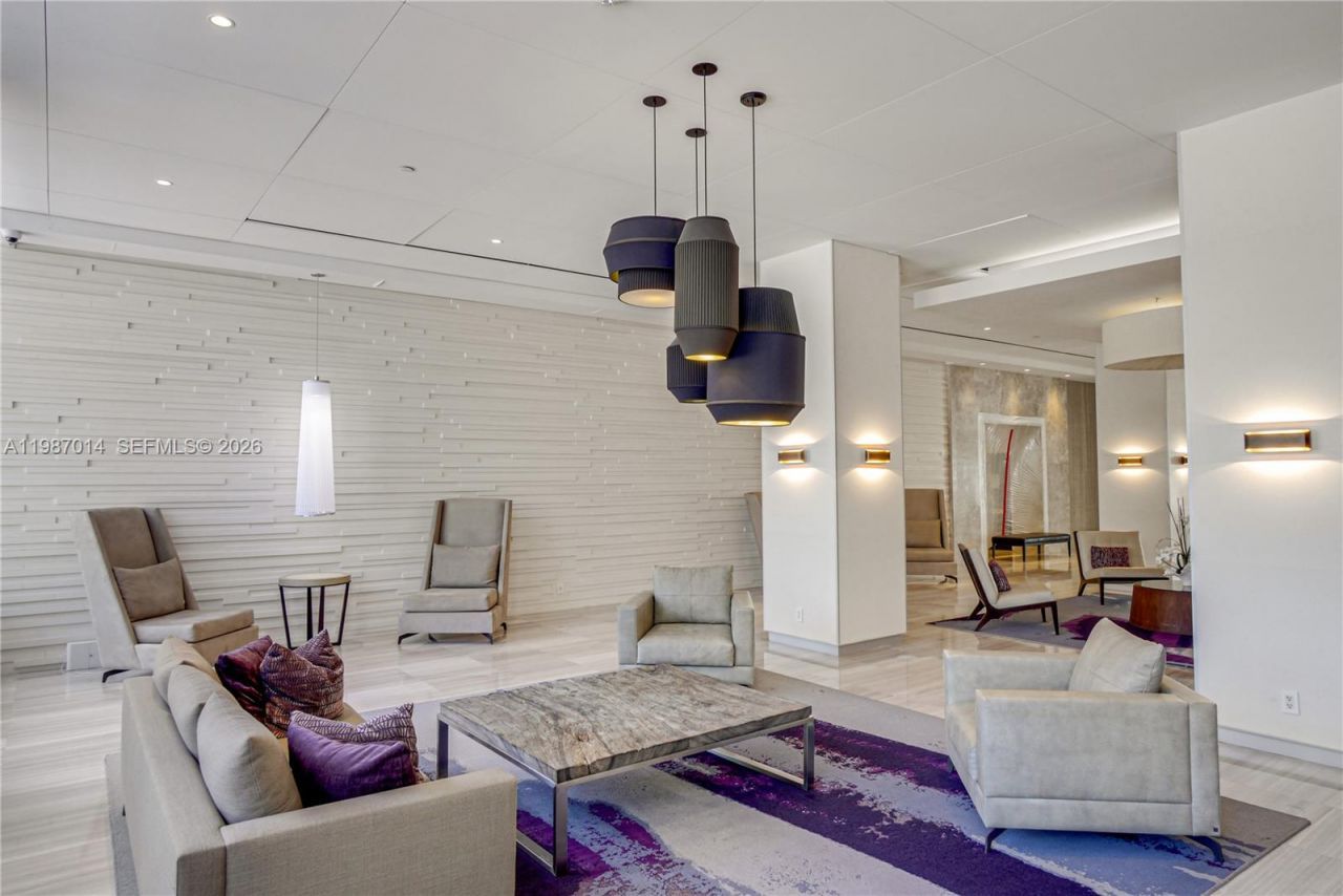 100 Bayview Dr , Unit 617, Sunny Isles Beach, FL 33160 Photo