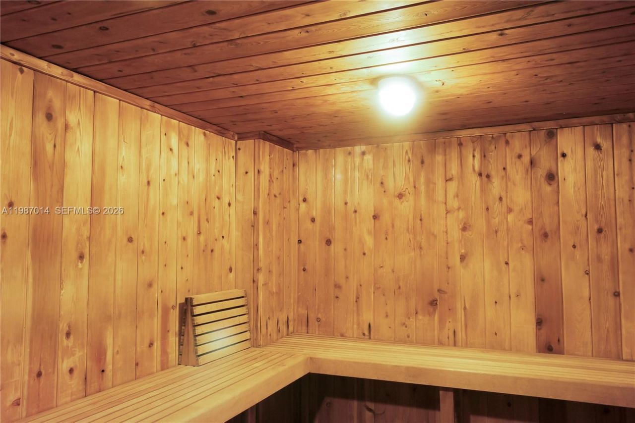 100 Bayview Dr , Unit 617, Sunny Isles Beach, FL 33160 Photo