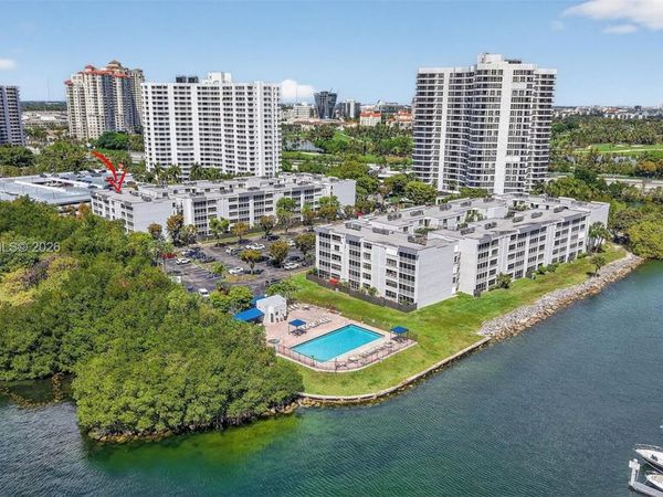 3350 NE 192nd St, Unit 5H-B, Aventura, FL 33180