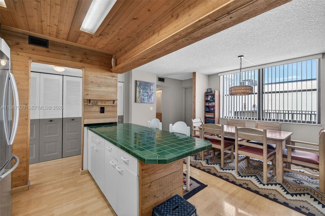 3350 NE 192nd St, Unit 5H-B, Aventura, FL 33180 Photo