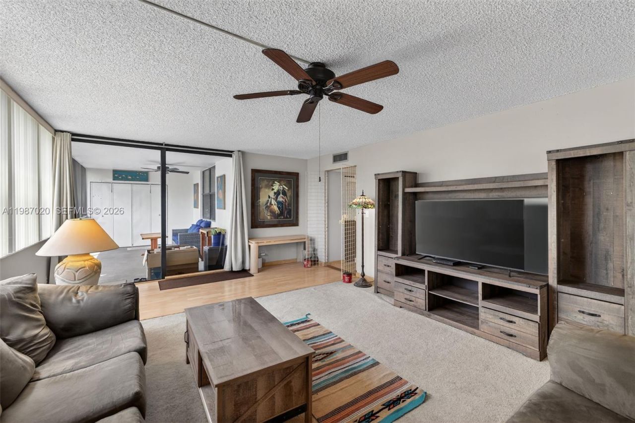 3350 NE 192nd St, Unit 5H-B, Aventura, FL 33180 Photo