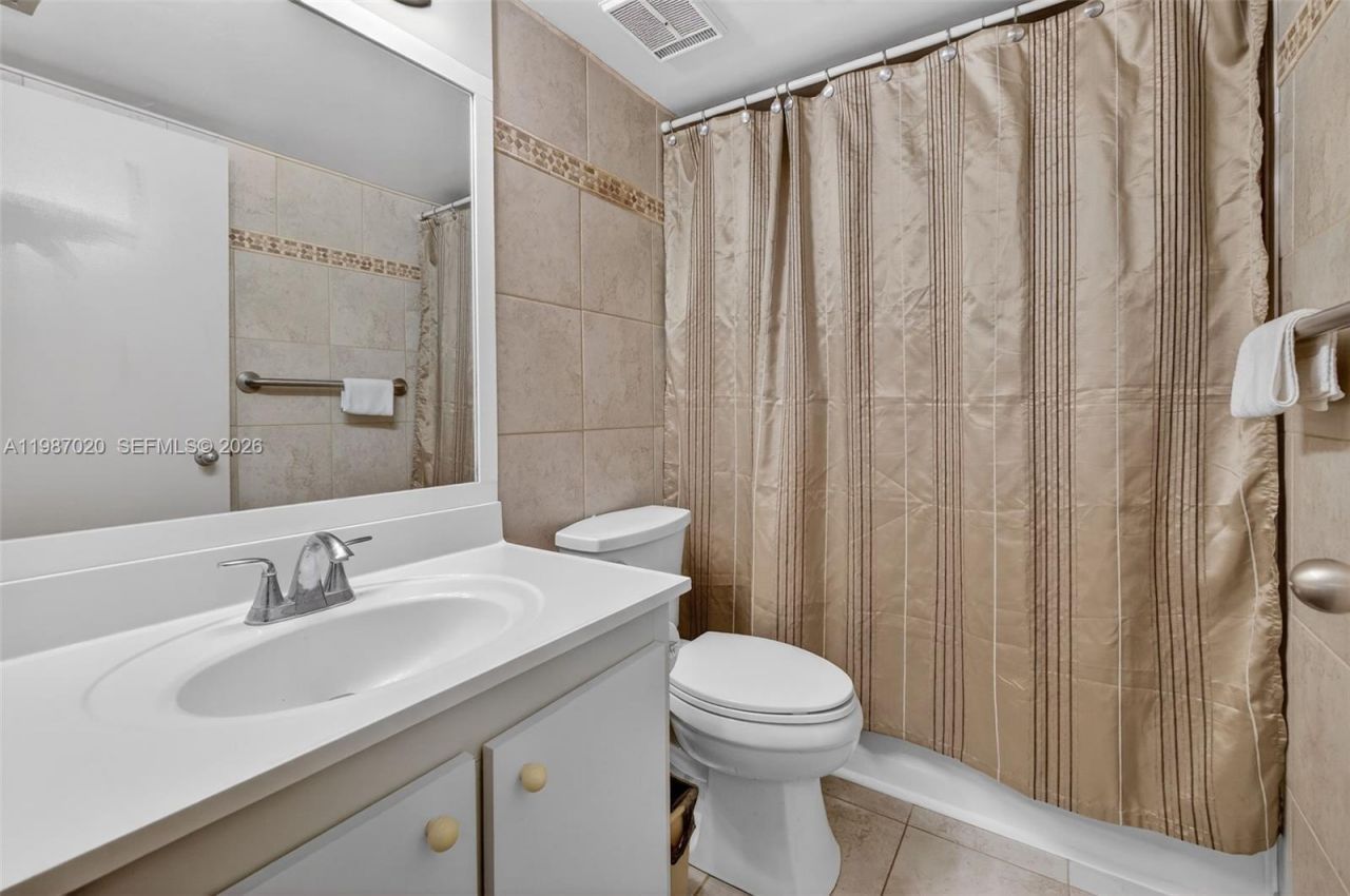 3350 NE 192nd St, Unit 5H-B, Aventura, FL 33180 Photo