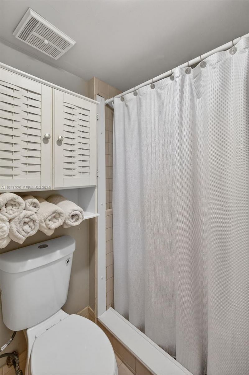 3350 NE 192nd St, Unit 5H-B, Aventura, FL 33180 Photo