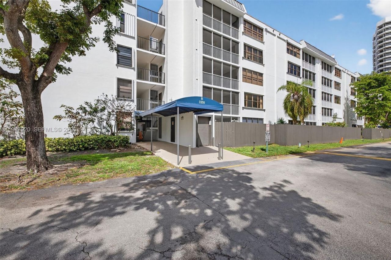 3350 NE 192nd St, Unit 5H-B, Aventura, FL 33180 Photo