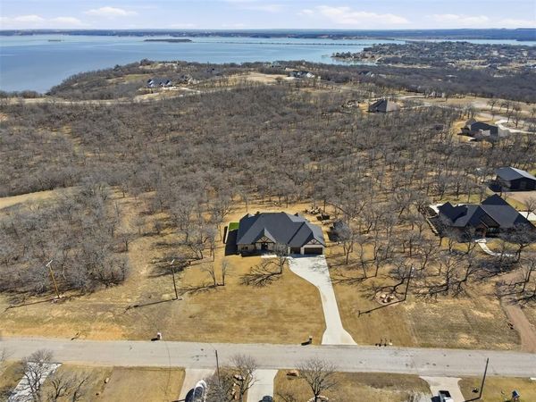 208 Shady Oaks Drive, Runaway Bay, TX 76426