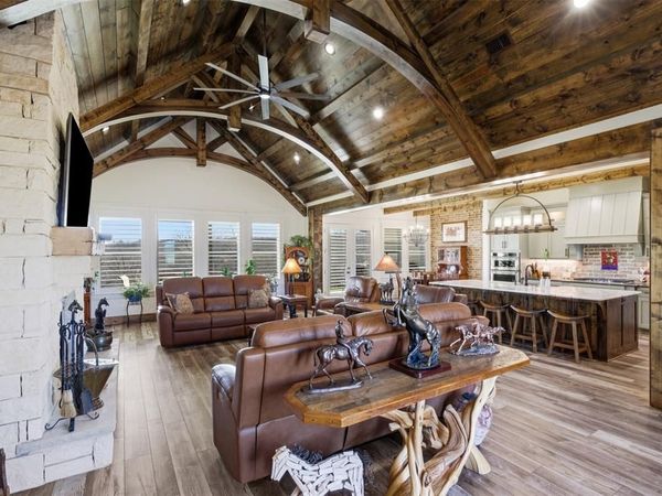 208 Shady Oaks Drive, Runaway Bay, TX 76426