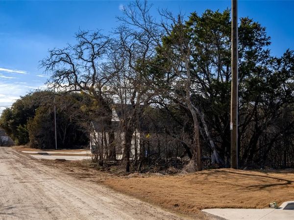 5816 Barkridge Drive , Granbury, TX 76048