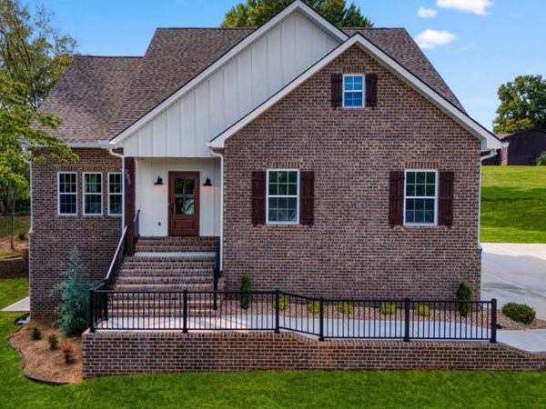 295 Caulderwood Lane, Lenoir City, TN 37771