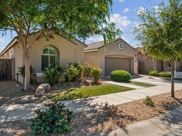 22547 E SONOQUI Boulevard, Queen Creek, AZ 85142