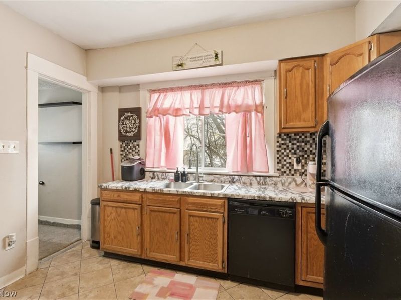 975 Raymond Street , Akron, OH 44307 Photo 15