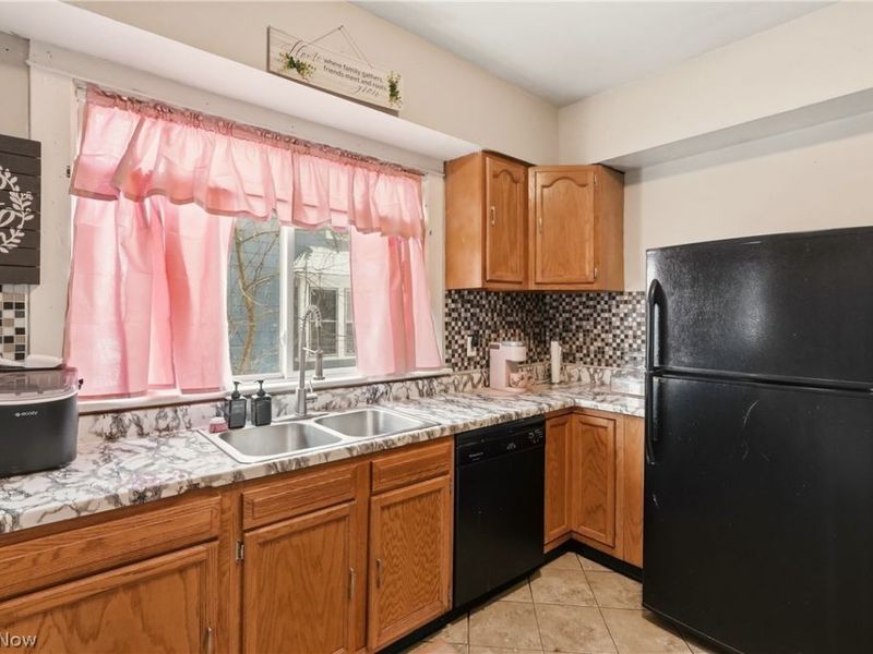 975 Raymond Street , Akron, OH 44307 Photo 16