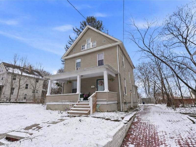 975 Raymond Street , Akron, OH 44307 Photo 2