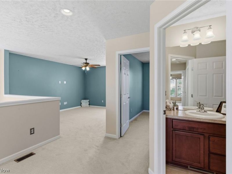 3998 Gardiner Run, Akron, OH 44321 Photo 12