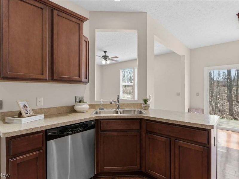 3998 Gardiner Run, Akron, OH 44321 Photo 8