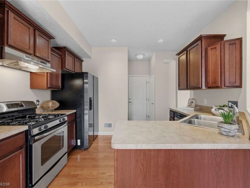 3998 Gardiner Run, Akron, OH 44321 Photo 9