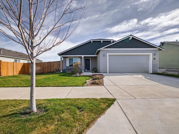 1225 NW Willow Parkway Road, Madras, OR 97741