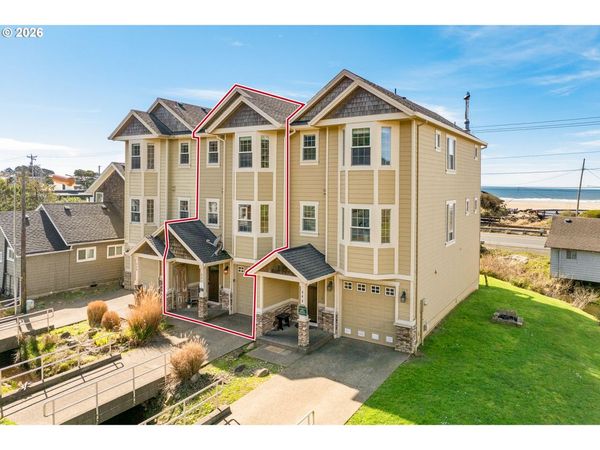547 S FRONT ST, Rockaway Beach, OR 97136