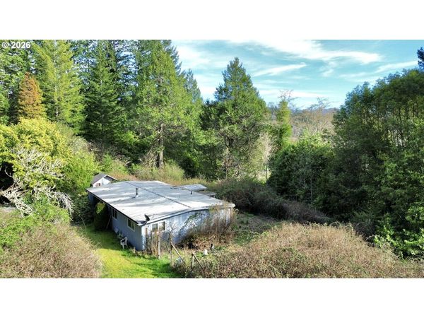 60958 Old Wagon RD, Coos Bay, OR 97420