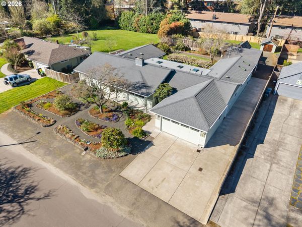 394 CHERRY DR, Eugene, OR 97401