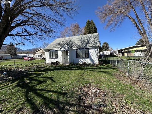 421 COTTONWOOD, Mount Vernon, OR 97865