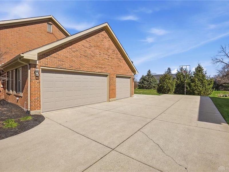 2685 Merrimont Drive, Troy, OH 45373 Photo 2