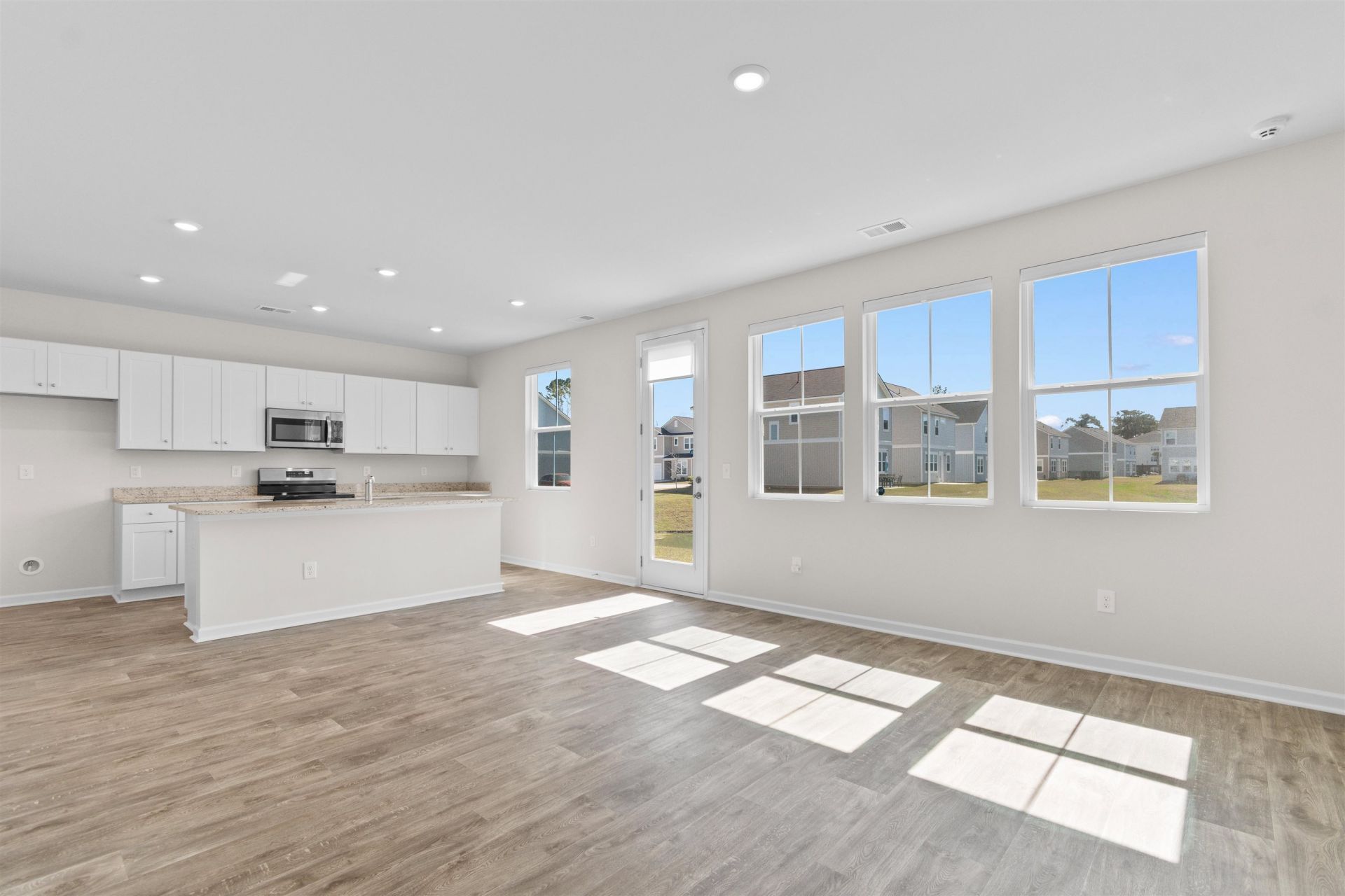 172 Cypress Hollow Dr. Photo 6