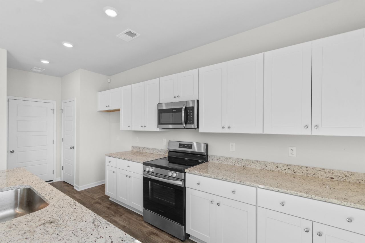 172 Cypress Hollow Dr. Photo 9