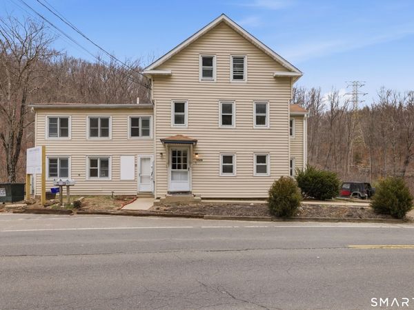 98 West Main, Chester, CT 06412