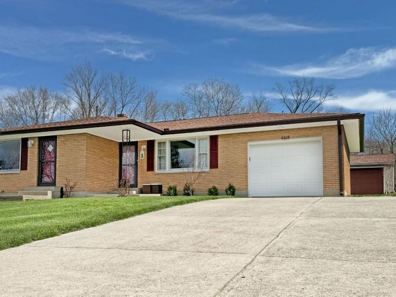 2215 Wellington Road, Middletown, OH 45044 Photo 2