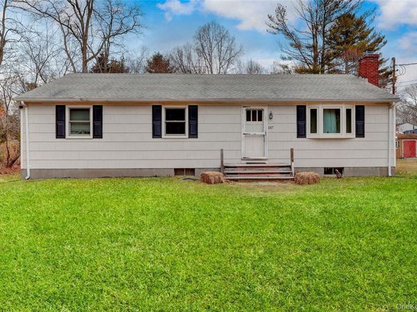187 Hot Water Street , Manorville, NY 11949