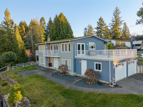 350 Garrett Rd , Qualicum Beach, BC V9K 1H4