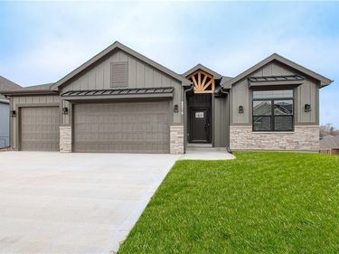 2316 Larkspur Lane, Kearney, MO 64060