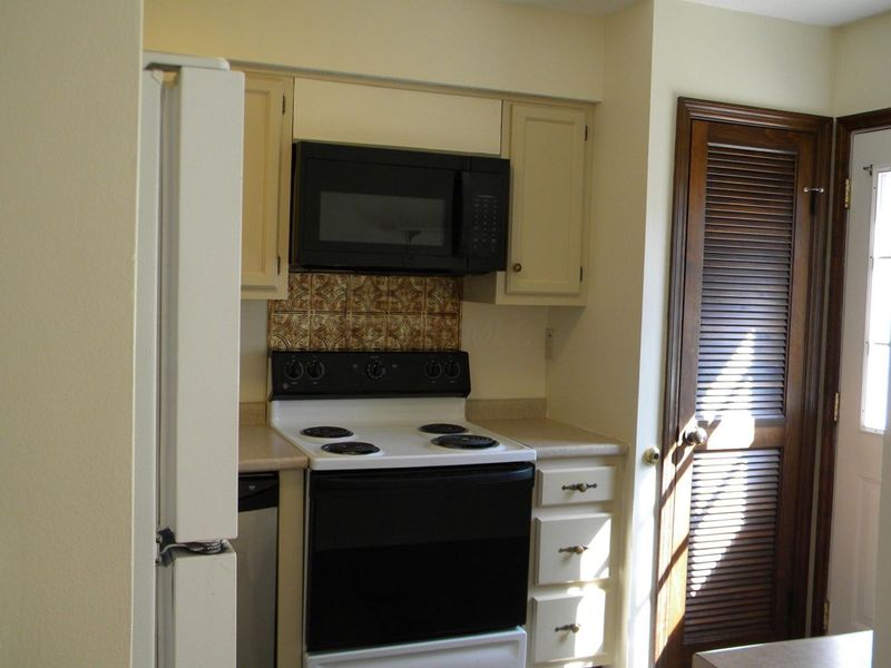 501 Clairbrook Avenue , Unit JG8, Columbus, OH 43228 Photo 7