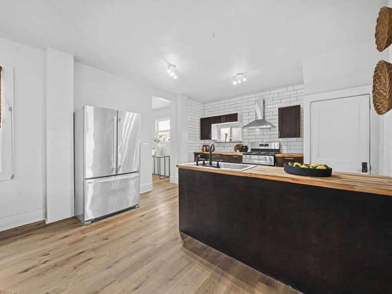 796 E 4th Avenue , Columbus, OH 43201 Photo 8