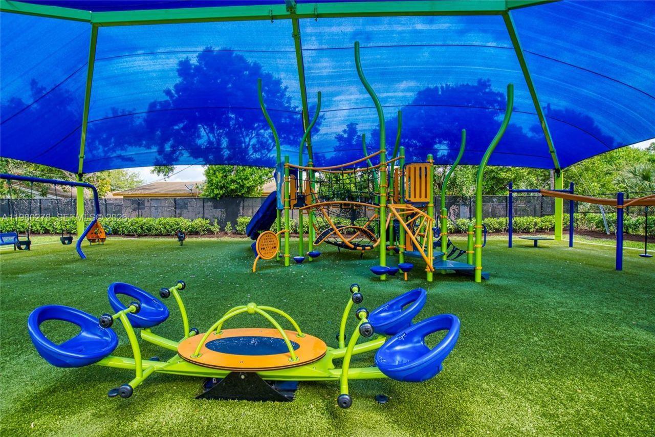 2327 NW 52nd Ct, Unit 2327, Fort Lauderdale, FL 33309 Photo