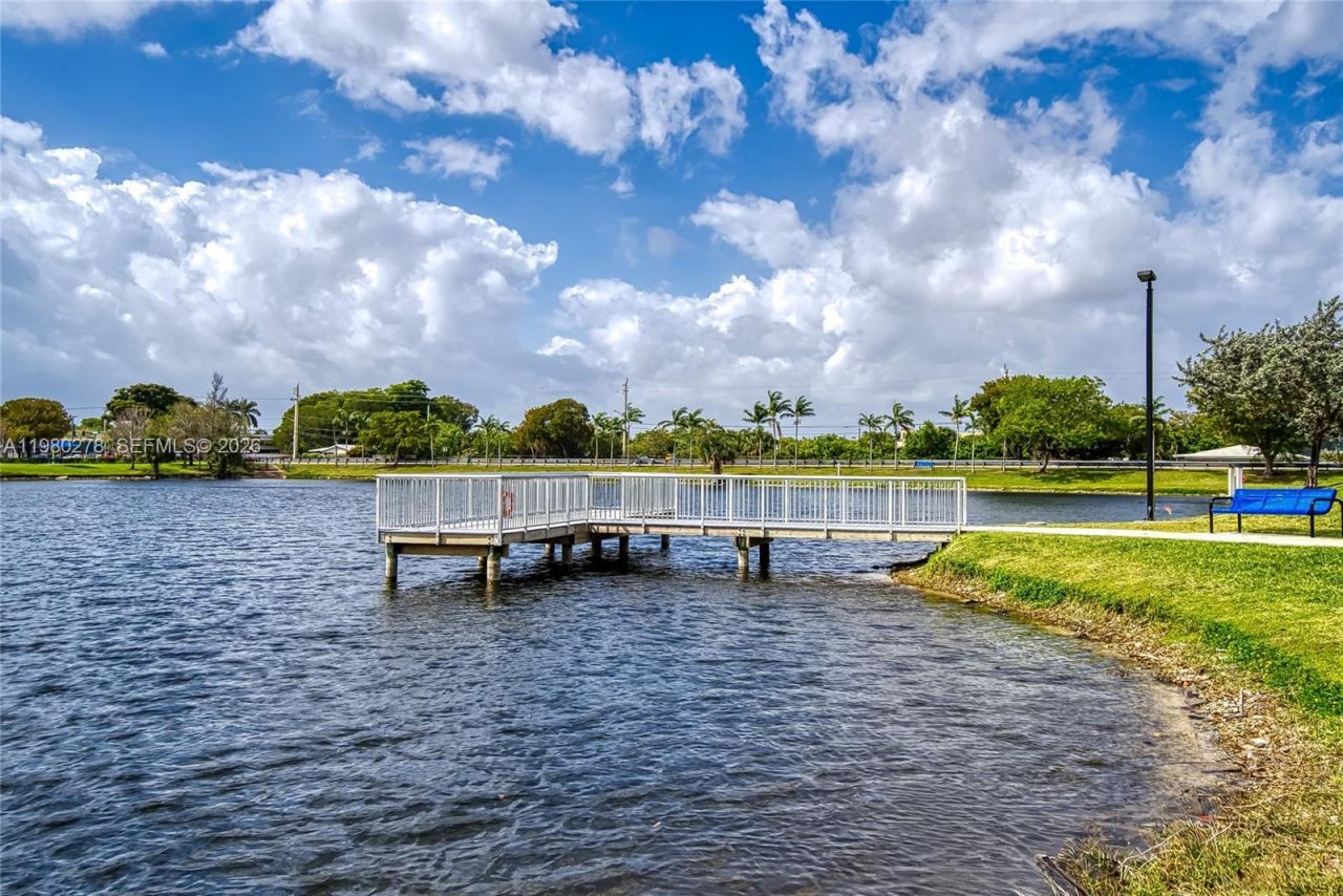 2327 NW 52nd Ct, Unit 2327, Fort Lauderdale, FL 33309 Photo