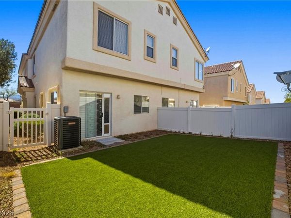 2582 Lazy Saddle Drive, Henderson, NV 89002