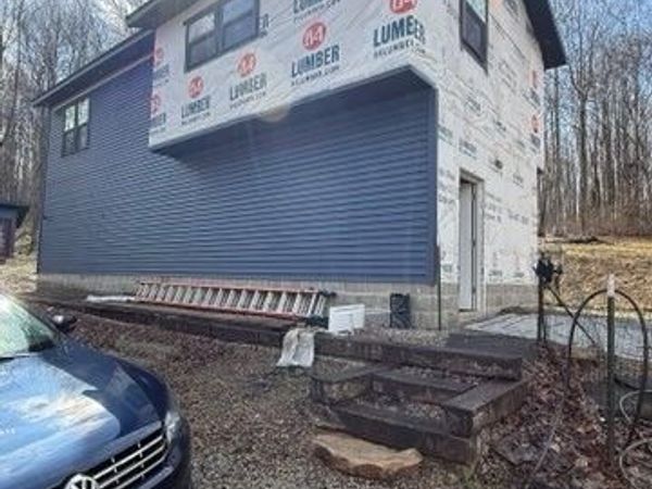 433 Greenbriar Rd, Dunbar, PA 15431